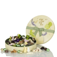 Gul Cocoture&aelig;ske med blomster med p&aring;skemix | 480g.